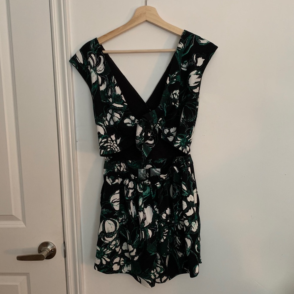 Club Monaco “Krishel” Romper - Picture 5 of 10